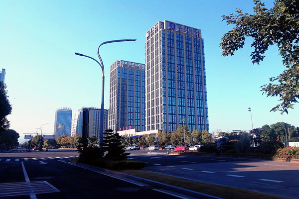 樓宇智能化專業(yè)化、系統(tǒng)化、節(jié)能化特點！(圖1)